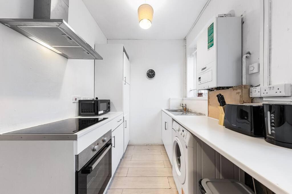 Holiday Home Near Kings Cross Sleep 12 Sp7 ロンドン エクステリア 写真