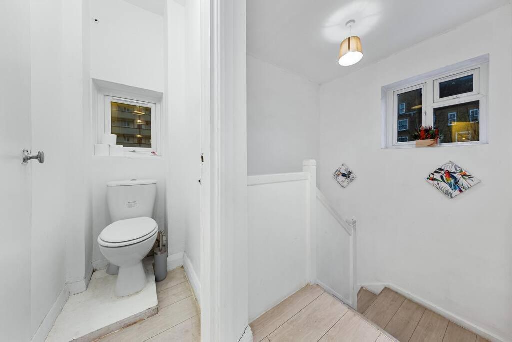 Holiday Home Near Kings Cross Sleep 12 Sp7 ロンドン エクステリア 写真