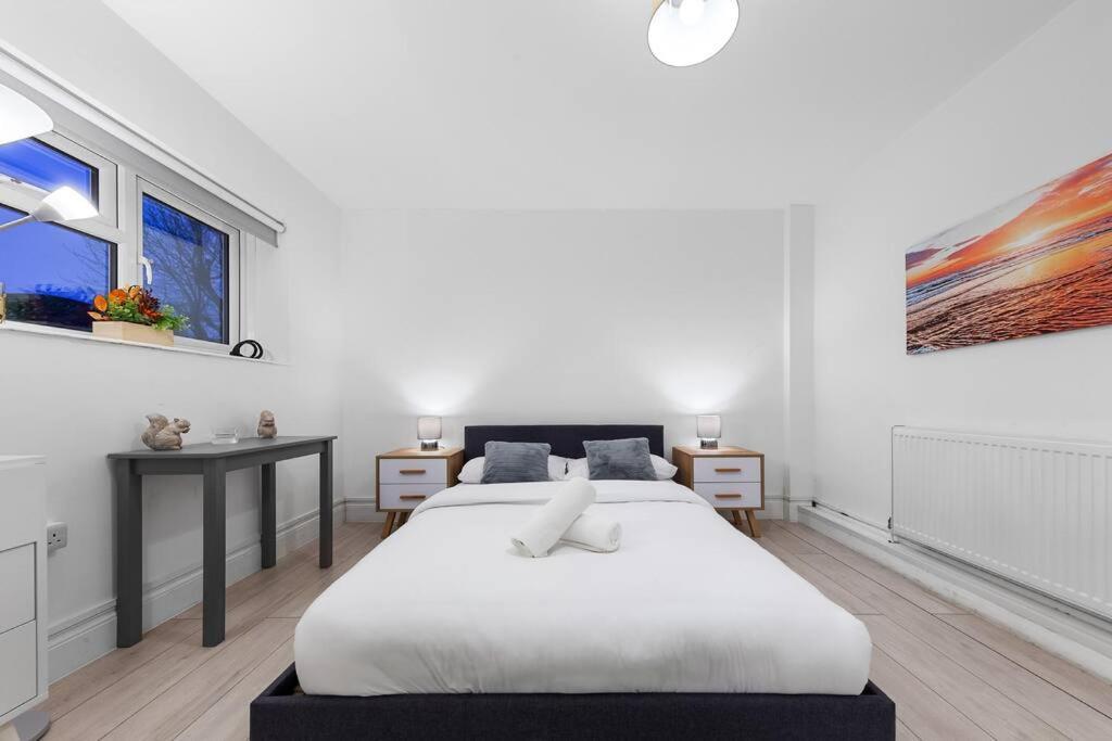 Holiday Home Near Kings Cross Sleep 12 Sp7 ロンドン エクステリア 写真