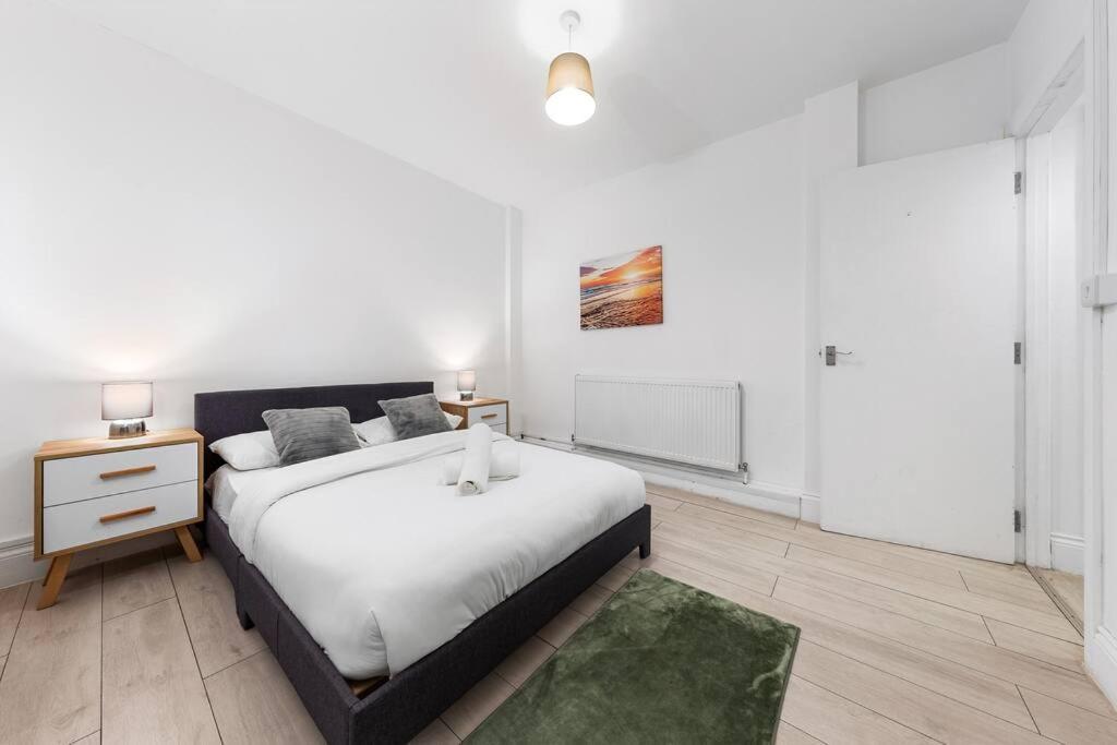 Holiday Home Near Kings Cross Sleep 12 Sp7 ロンドン エクステリア 写真