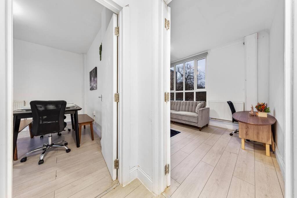 Holiday Home Near Kings Cross Sleep 12 Sp7 ロンドン エクステリア 写真