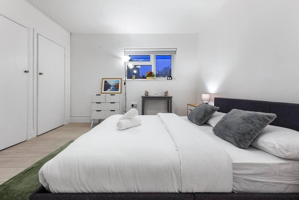 Holiday Home Near Kings Cross Sleep 12 Sp7 ロンドン エクステリア 写真