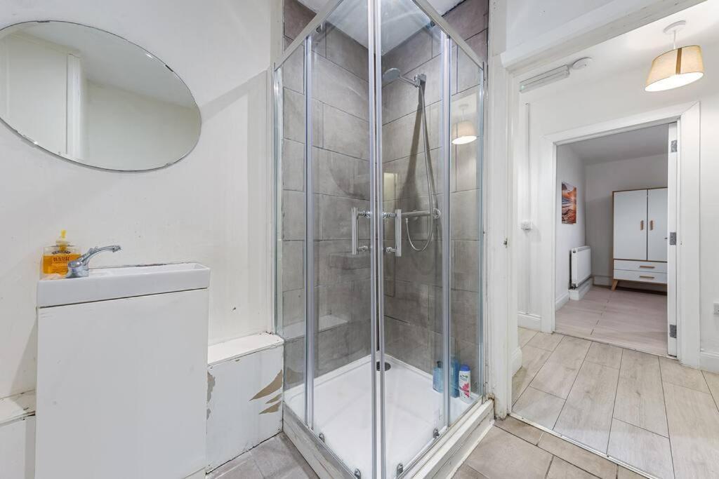 Holiday Home Near Kings Cross Sleep 12 Sp7 ロンドン エクステリア 写真