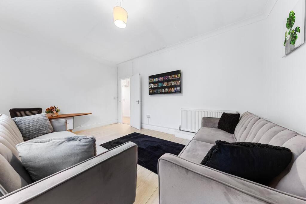 Holiday Home Near Kings Cross Sleep 12 Sp7 ロンドン エクステリア 写真
