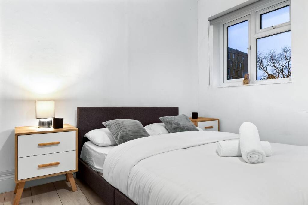 Holiday Home Near Kings Cross Sleep 12 Sp7 ロンドン エクステリア 写真