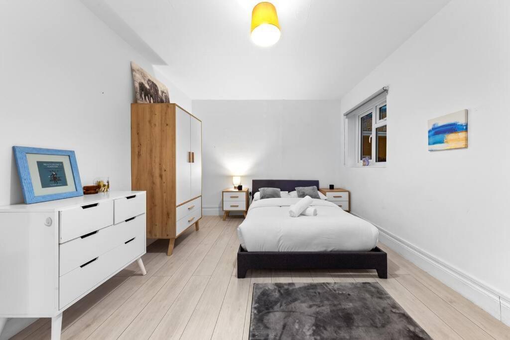 Holiday Home Near Kings Cross Sleep 12 Sp7 ロンドン エクステリア 写真