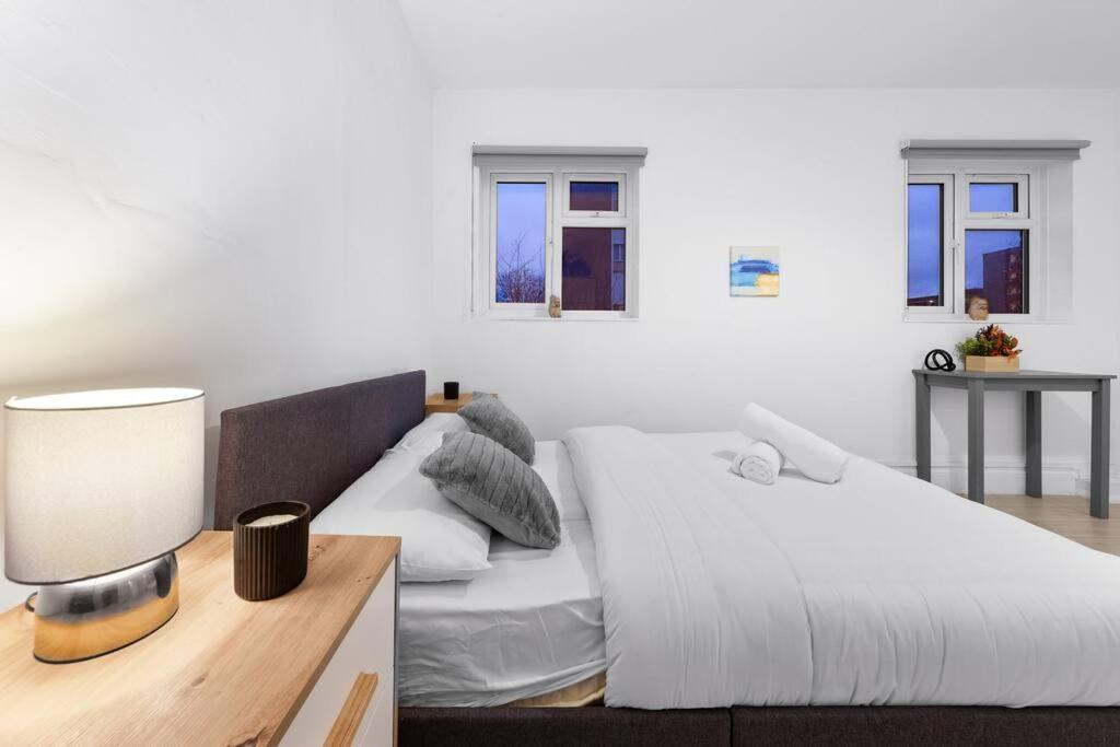 Holiday Home Near Kings Cross Sleep 12 Sp7 ロンドン エクステリア 写真